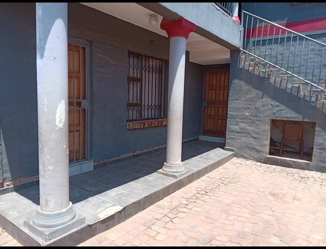 10 BEDROOM FREEHOLD FOR SALE IN TSAKANE